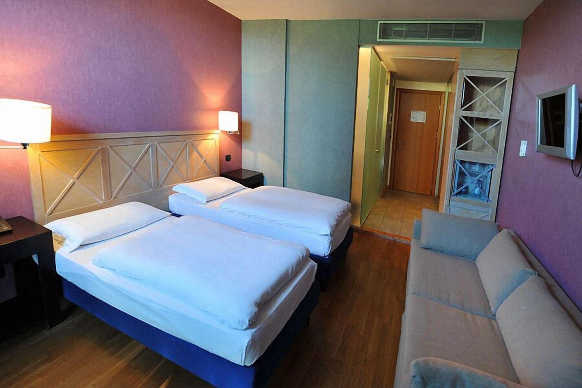 Hotel Antares Sport Beauty & Wellness Villafranca di Verona Esterno foto