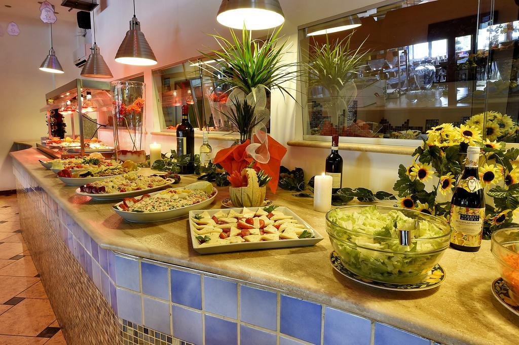 Hotel Antares Sport Beauty & Wellness Villafranca di Verona Esterno foto